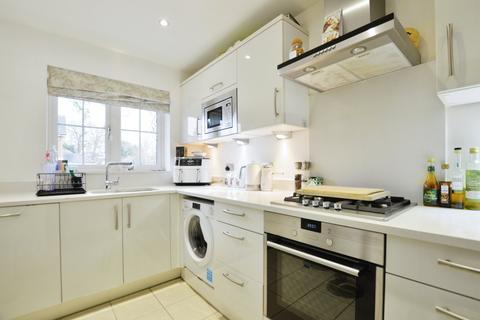 3 bedroom terraced house for sale, Binfield Close, Byfleet, West Byfleet, Surrey, KT14