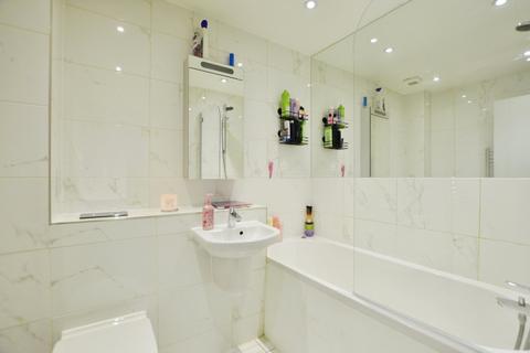 2 Binfield Close, Byfleet, West Byfleet, KT14 7FJ