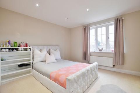 2 Binfield Close, Byfleet, West Byfleet, KT14 7FJ