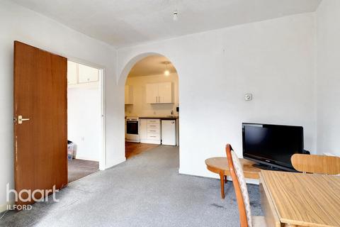 2 bedroom flat for sale, Mansfield Road, Ilford