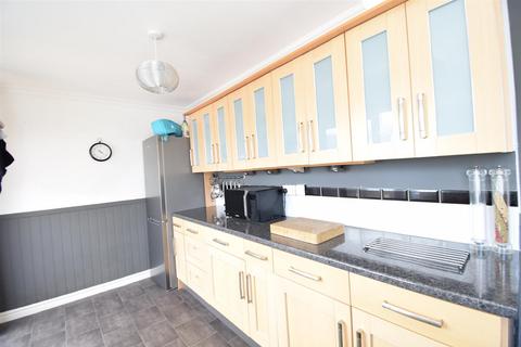 2 bedroom house for sale, Warmfield View, Wakefield WF1