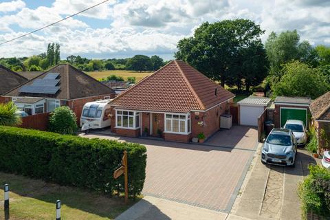 2 bedroom detached bungalow for sale, Ashford Road, Kingsnorth