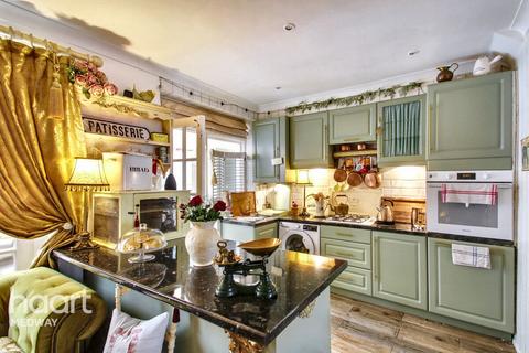 44 Cuxton Road, Rochester, ME2 2DA