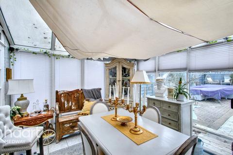 44 Cuxton Road, Rochester, ME2 2DA