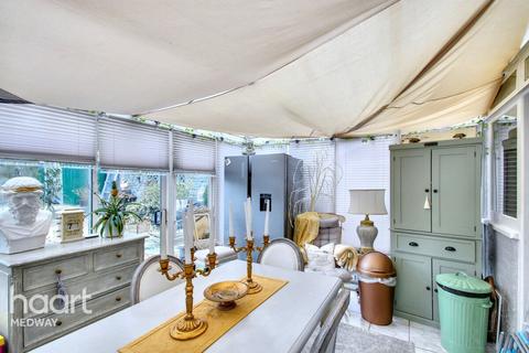 44 Cuxton Road, Rochester, ME2 2DA