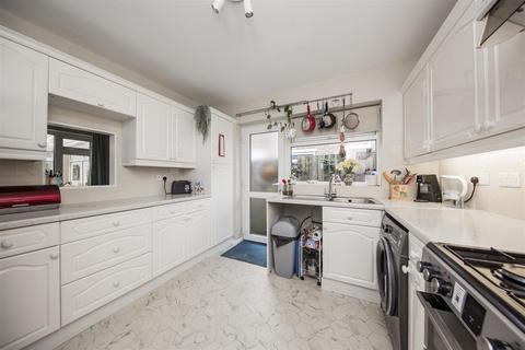 40 Cottenham Close, East Malling, West Malling, ME19 6BZ