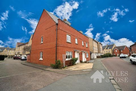 4 bedroom semi-detached house for sale, Kirk Way, Colchester