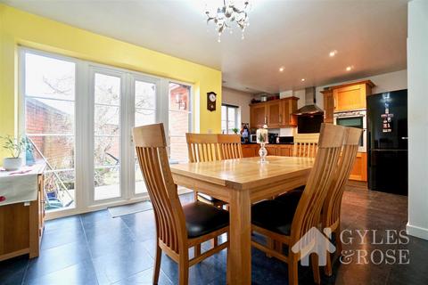 4 bedroom semi-detached house for sale, Kirk Way, Colchester