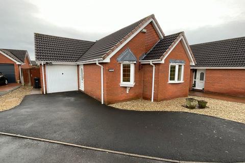 2 bedroom detached bungalow for sale, Mendip Road, Halesowen B63