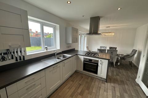 4 bedroom detached house to rent, Cutlers Walk, Wickersley, Rotherham S66