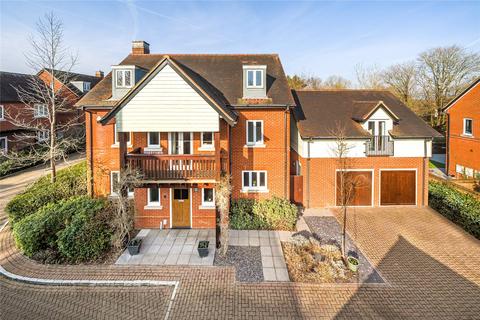 4 bedroom detached house for sale, Princess Mary Close, Surrey GU2