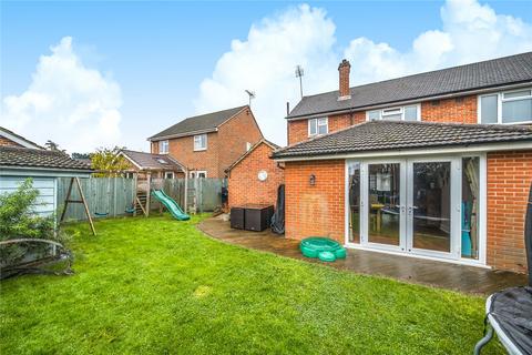 77 Baldreys, Farnham, GU9 8RH