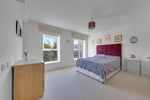 undefined, Birch Place, Dukes Ride, Crowthorne, RG45 6GT