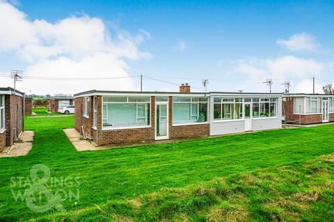 2 bedroom chalet for sale, Hillside, Mundesley,Norfolk