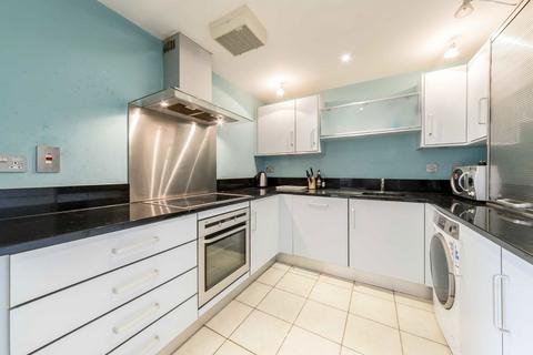 3 bedroom flat to rent, William Road, London NW1