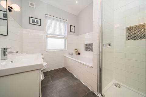 78 Ellerton Road, Surbiton, KT6 7TX