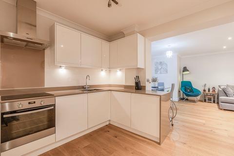 2 bedroom flat for sale, Lavender Park Road, Surrey KT14