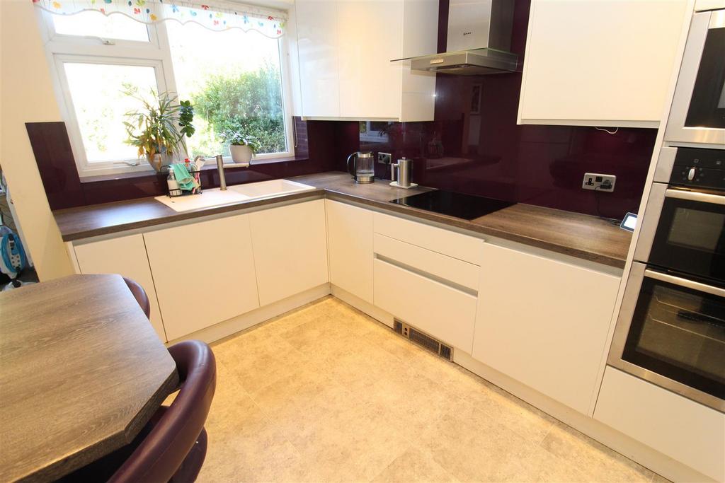 Kitchen4.JPG