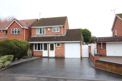 3 bedroom detached house for sale, Honeysuckle Avenue, Kingswinford DY6