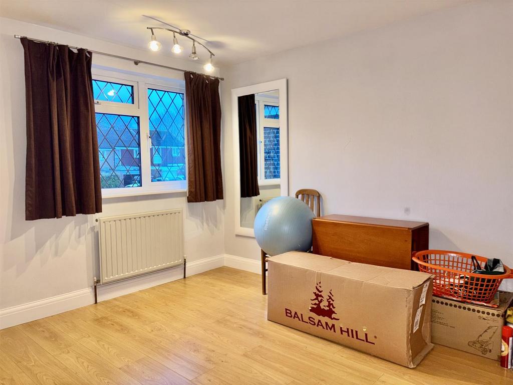 Bedroom 4.jpg