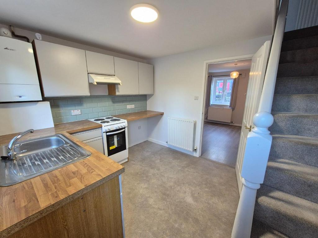 Kitchen 2.jpg