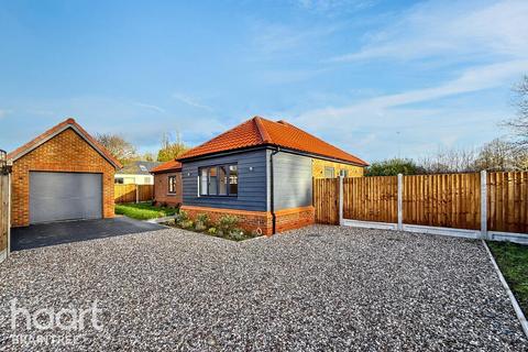 3 bedroom bungalow for sale, Clockhouse Way, Braintree