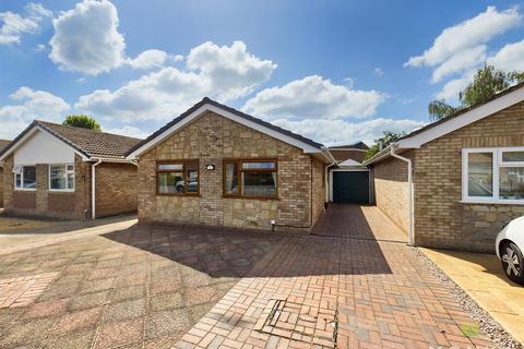 2 bedroom detached bungalow to rent, Pyms Road, Wem, Shropshire