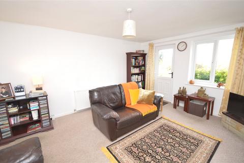 2 bedroom semi-detached house for sale, Middlecroft Road, Leeds, West Yorkshire