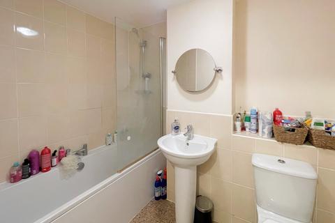 1 bedroom in a house share to rent, St. Lucia Crescent, Bristol BS7