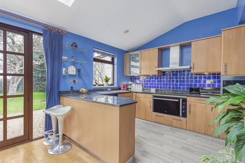undefined, Crane Way, Twickenham, TW2