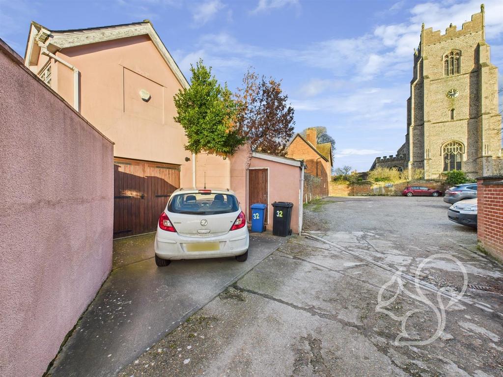 Garage/Parking