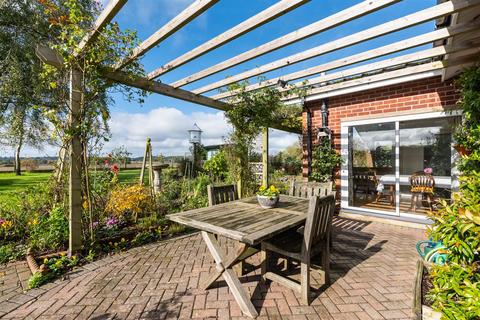 3 bedroom detached bungalow for sale, Hampton-On-The-Hill, Warwick