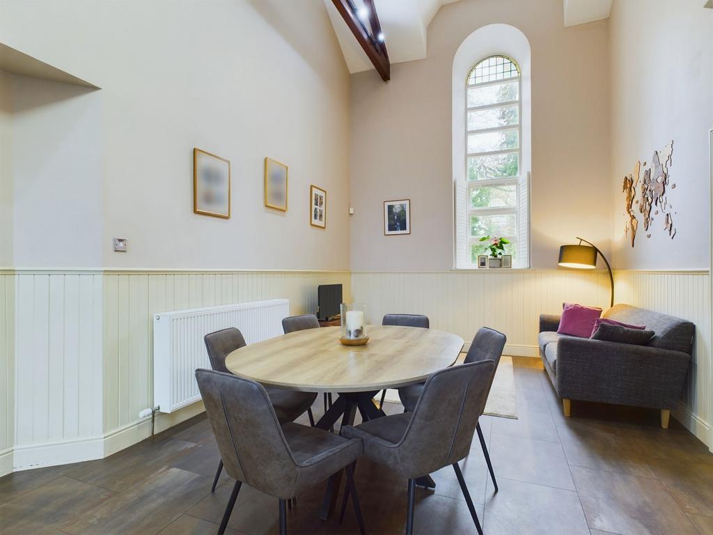 Dining/family room