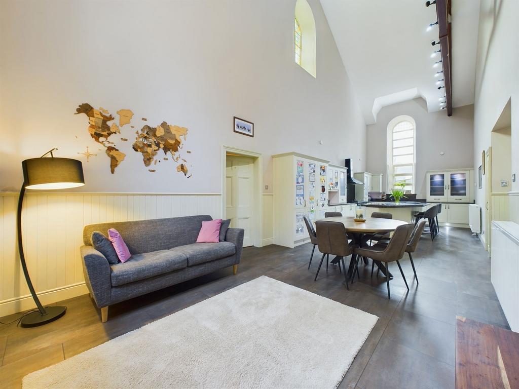 Dining/family room