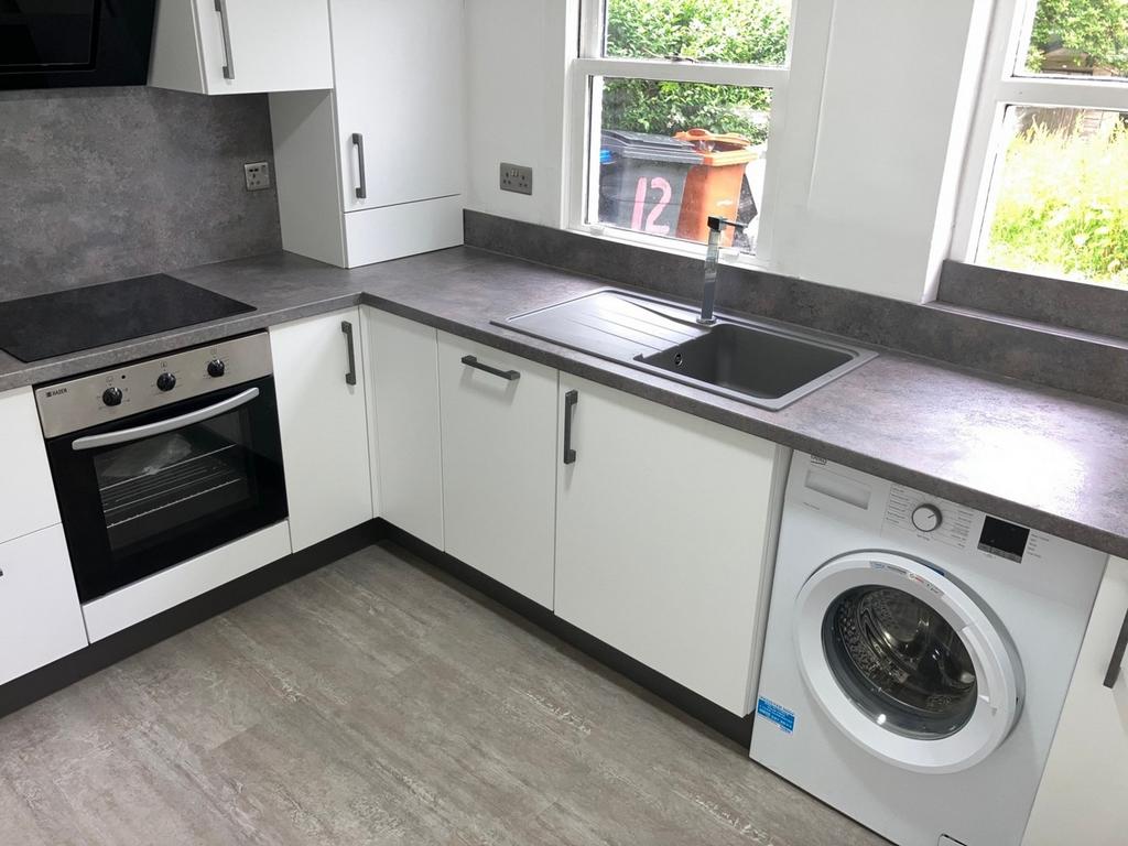 Kitchen Pic 2