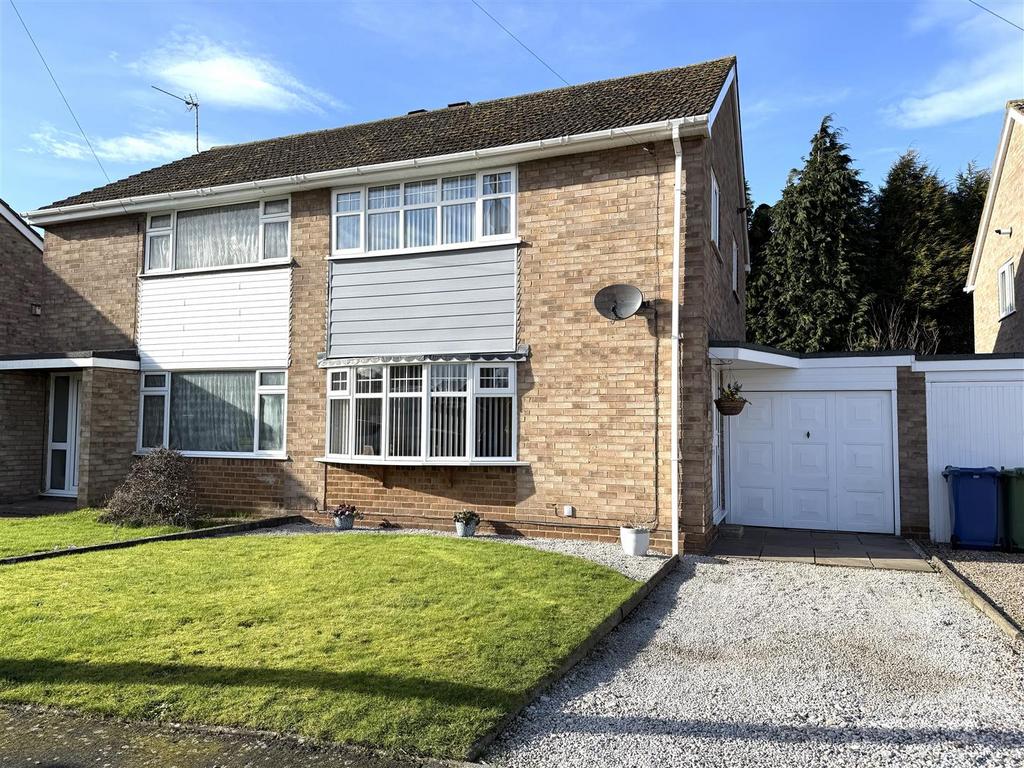 Bush Drive, Rugeley 3 bed semi-detached house - £264,000