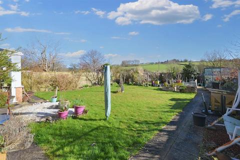 51 Cherryfields, Gillingham, SP8 4TJ