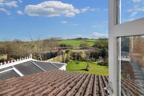 51 Cherryfields, Gillingham, SP8 4TJ