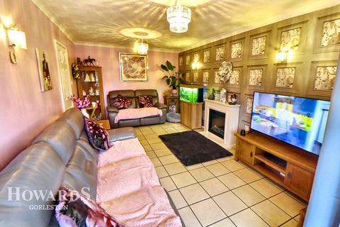 2 bedroom semi-detached bungalow for sale, St Margarets Way, Hopton