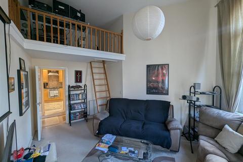 Flat 3, Avondale House, 4 Silver Street, Trowbridge, BA14 8AA