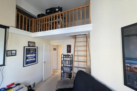 Flat 3, Avondale House, 4 Silver Street, Trowbridge, BA14 8AA