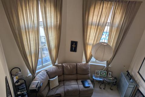 Flat 3, Avondale House, 4 Silver Street, Trowbridge, BA14 8AA