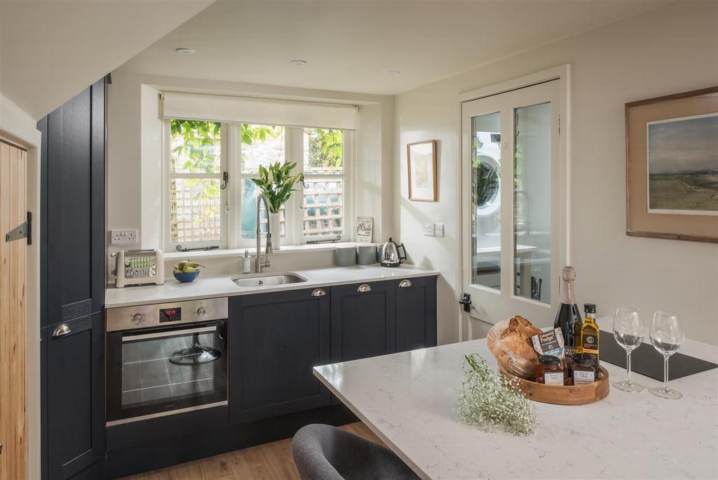 Hi Res Post Box Cottage-3.jpg