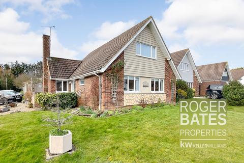 4 bedroom detached house for sale, Sparrows Herne, Kingswood, Basildon, Essex SS16