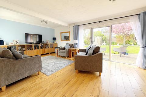 4 bedroom detached house for sale, Sparrows Herne, Basildon, SS16