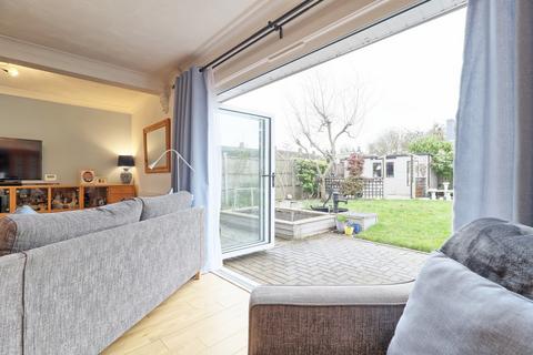 4 bedroom detached house for sale, Sparrows Herne, Basildon, SS16