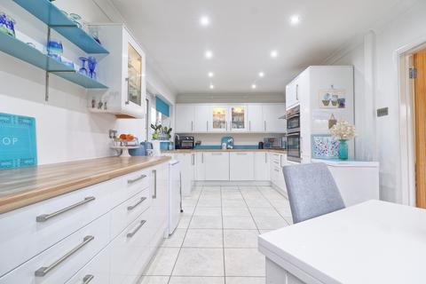 undefined, Sparrows Herne, Basildon, SS16