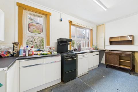 4 bedroom terraced house for sale, Adams Avenue, Abington, Northampton, NN1 4LQ