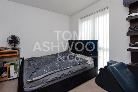 17 Norwich Crescent, Chadwell Heath, Romford, RM6 4UW