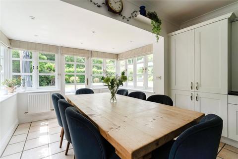 5 Ashdown Way, Kingwood, Henley-on-thames, RG9 5WD